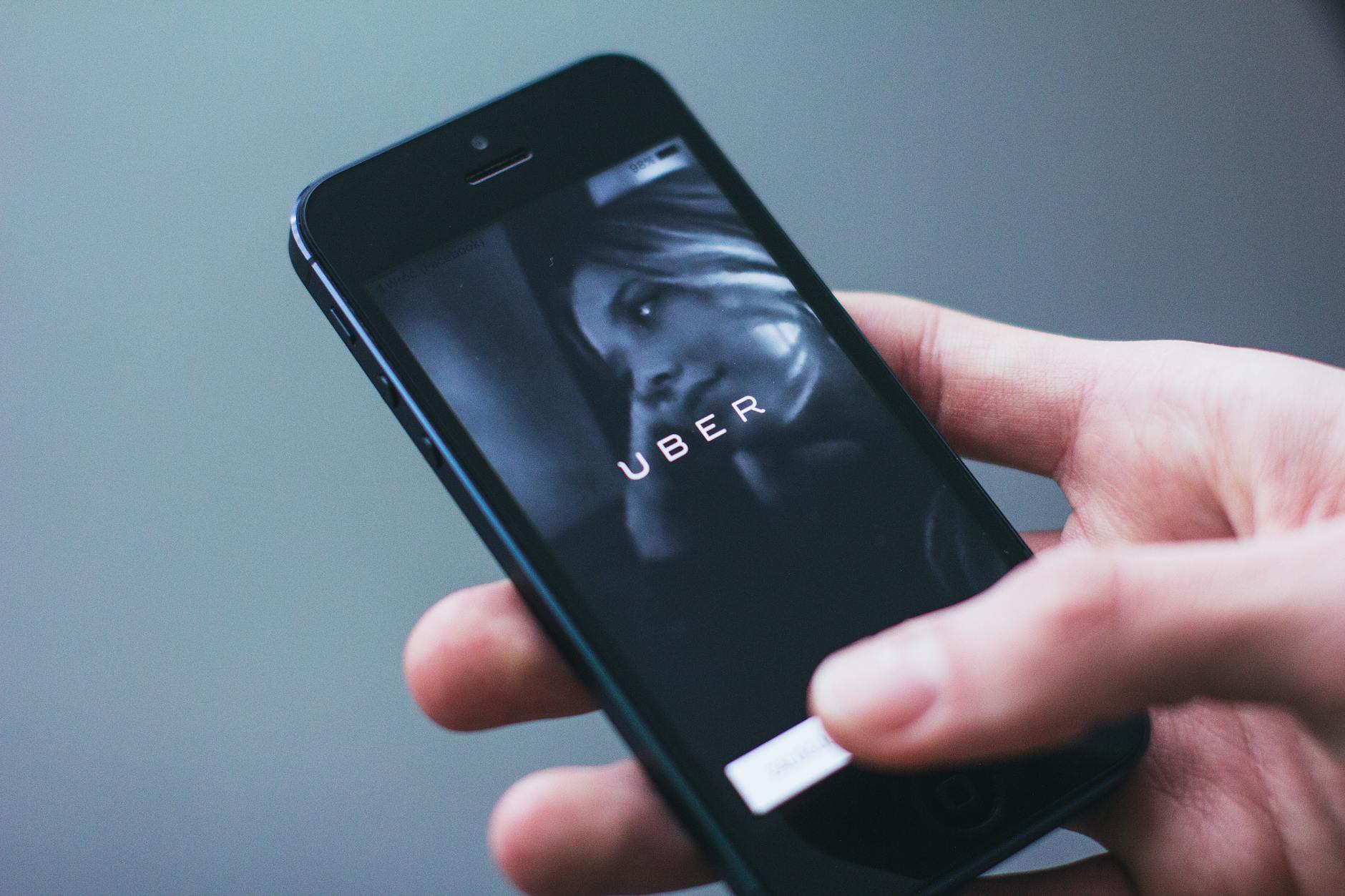 Grab vs Gojek in Jakarta: Which Ride-Hailing App Is Better?