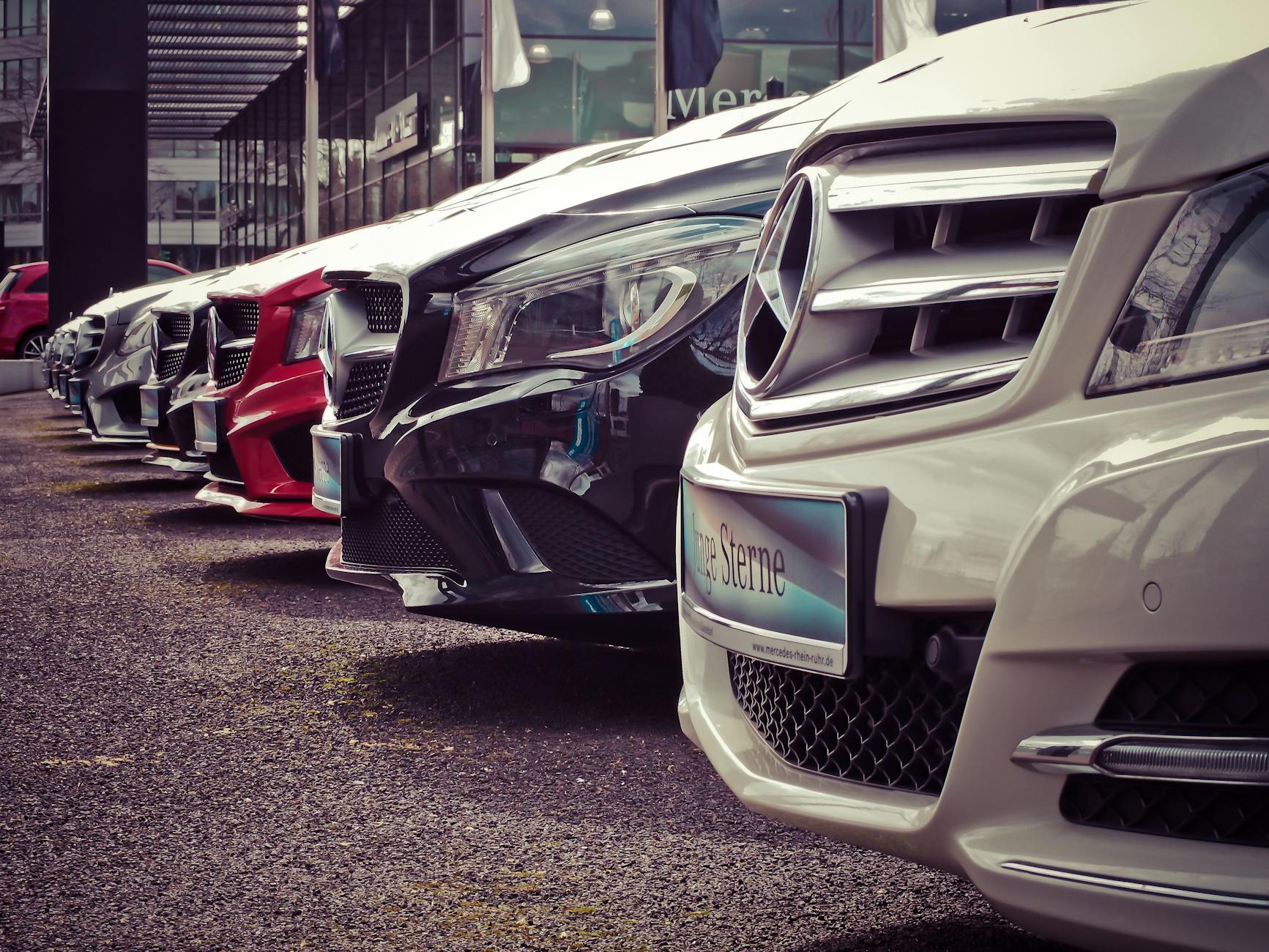 Renting a Car in Jakarta: Is It Worth It? Complete Guide