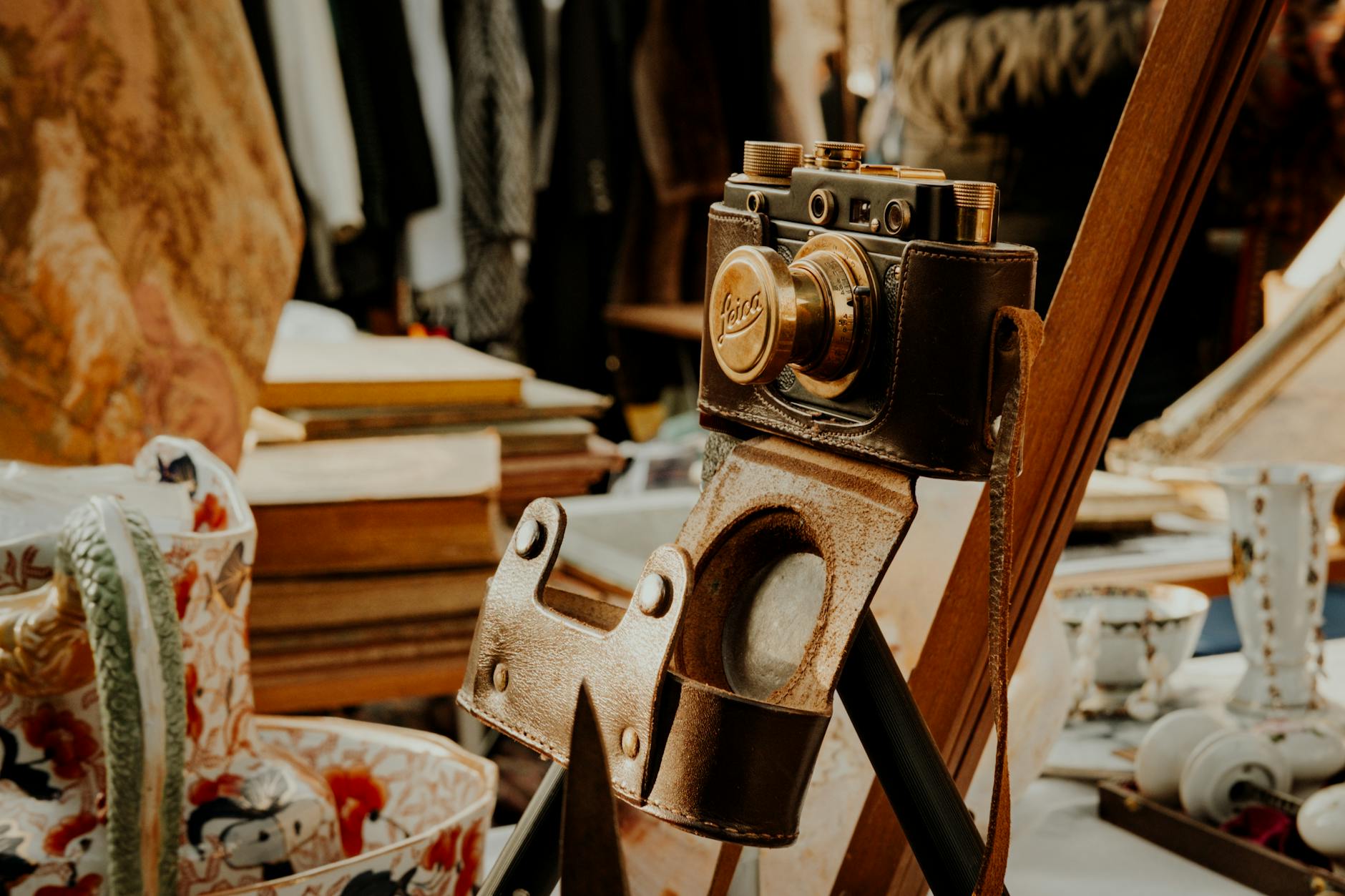 jakarta-flea-markets-surabaya-1