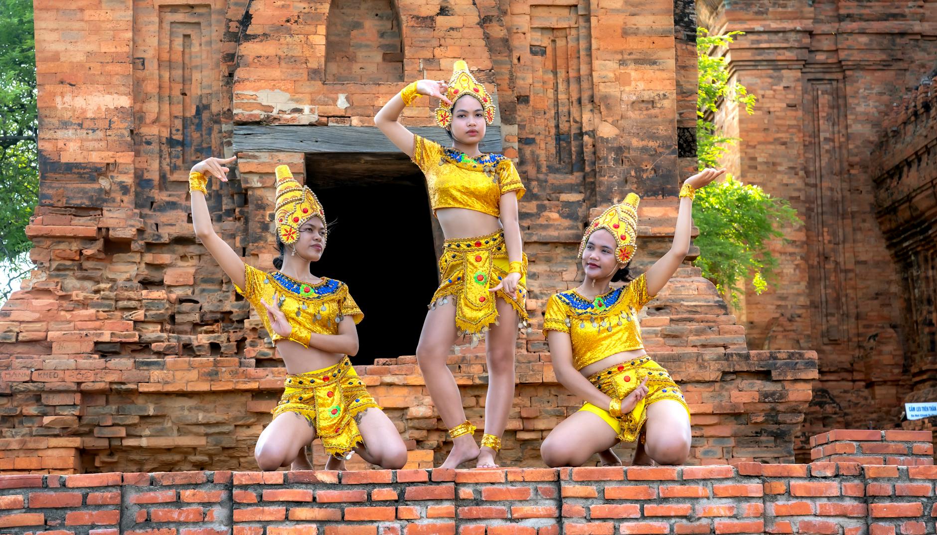 Indonesian traditional dance performance cultural pavilion